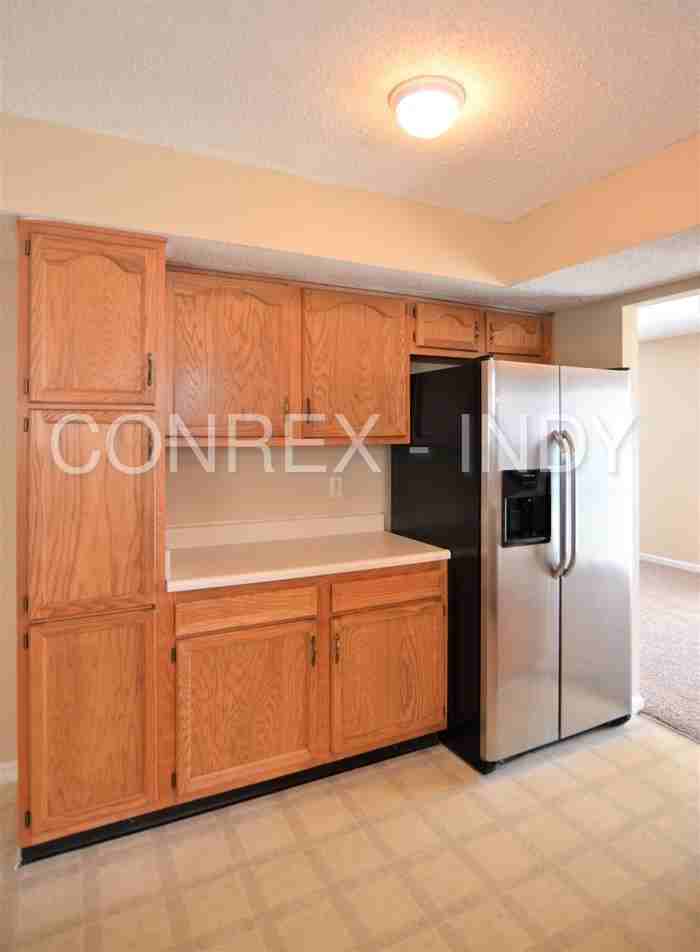 3932 Roundwood Dr - Photo 3 of 13