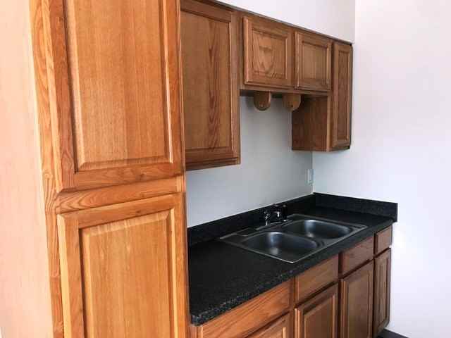 160 E 4th St - Photo 2 of 8