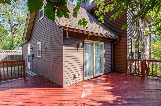 392 Congdon Ave - Photo 3 of 21
