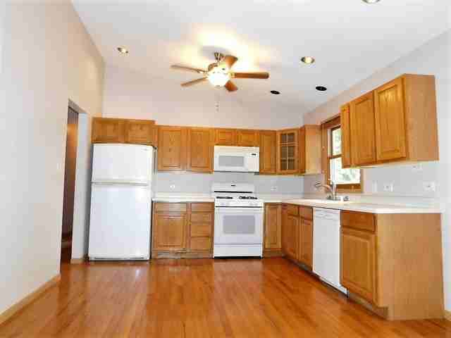 1006 Oakleaf Ave - Photo 3 of 13