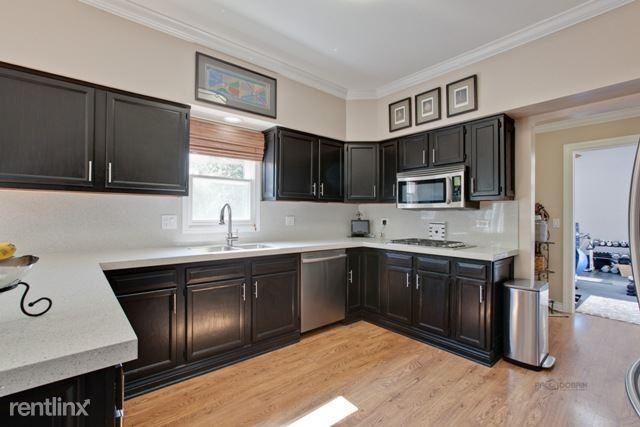 904 Interlaken Dr - Photo 2 of 18