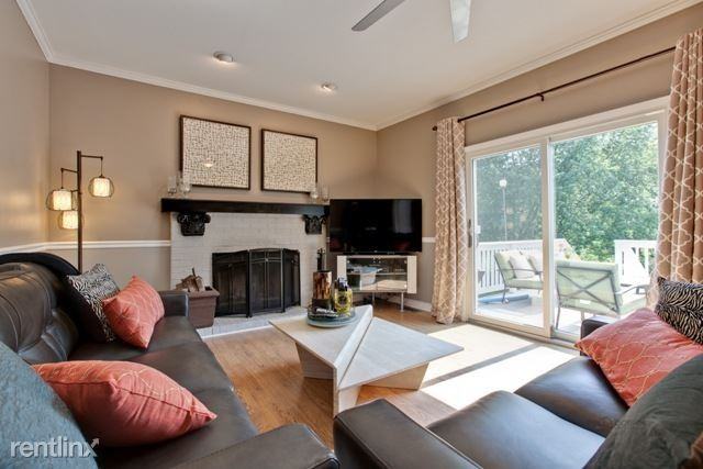 904 Interlaken Dr - Photo 3 of 18