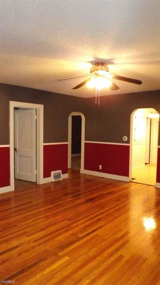 214 NW Broadmoor Ave - Photo 2 of 6