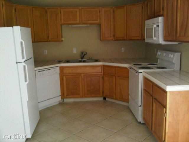 5202 S 44th Pl - Photo 2 of 5