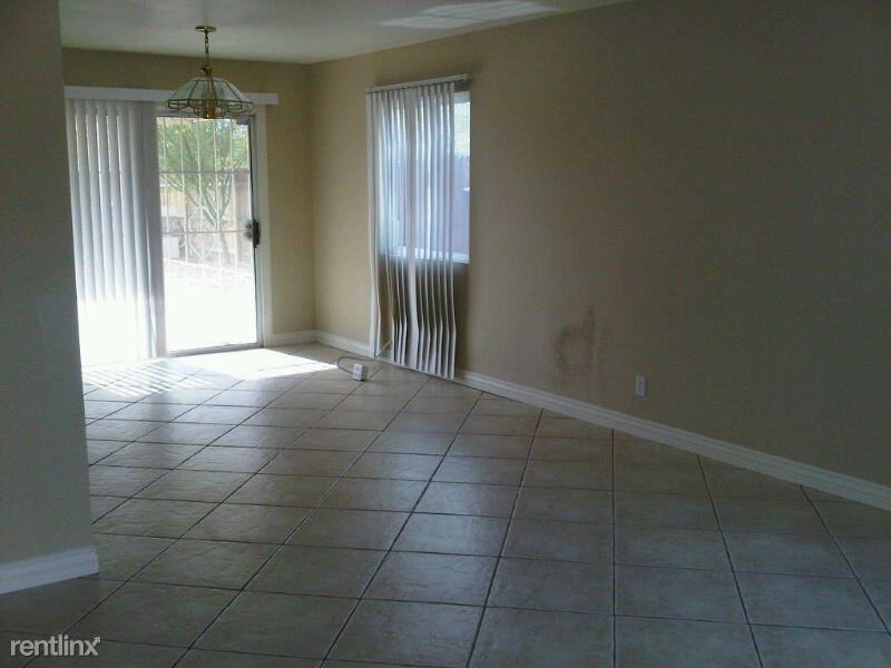 5202 S 44th Pl - Photo 3 of 5