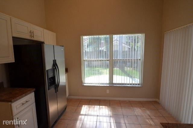 2855 NW 69th Terrace - Photo 3 of 8