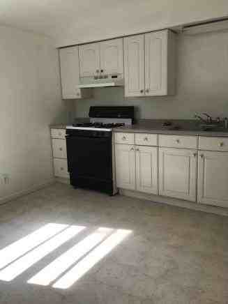 204 Imperial Ct - Photo 3 of 11