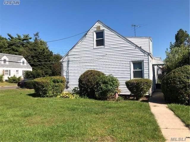 1082 Myron St - Photo 3 of 12