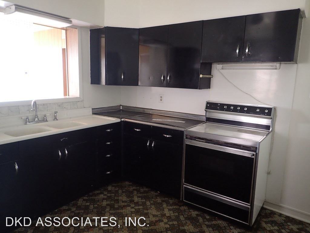 3117 Van Buren Ave - Photo 3 of 9