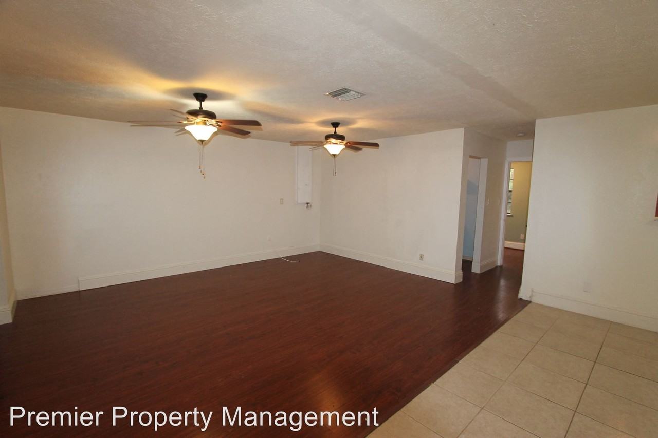 231 14th Ave NW - Photo 2 of 21