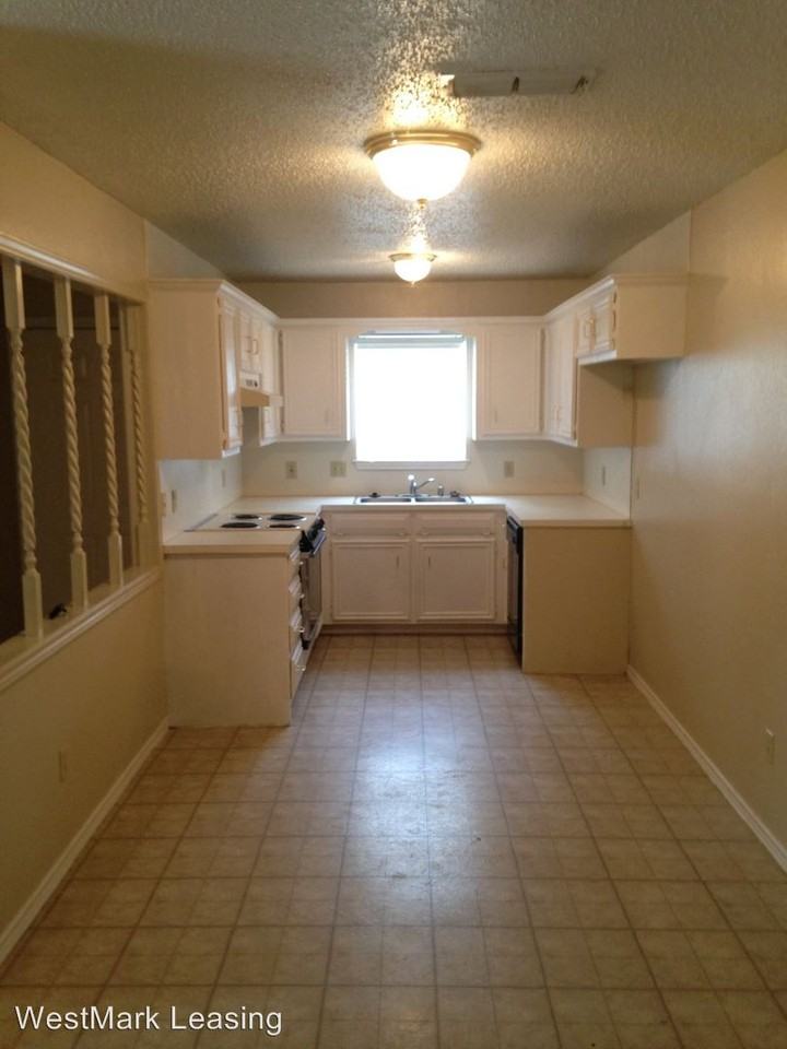 6815 Iola Ave - Photo 3 of 12