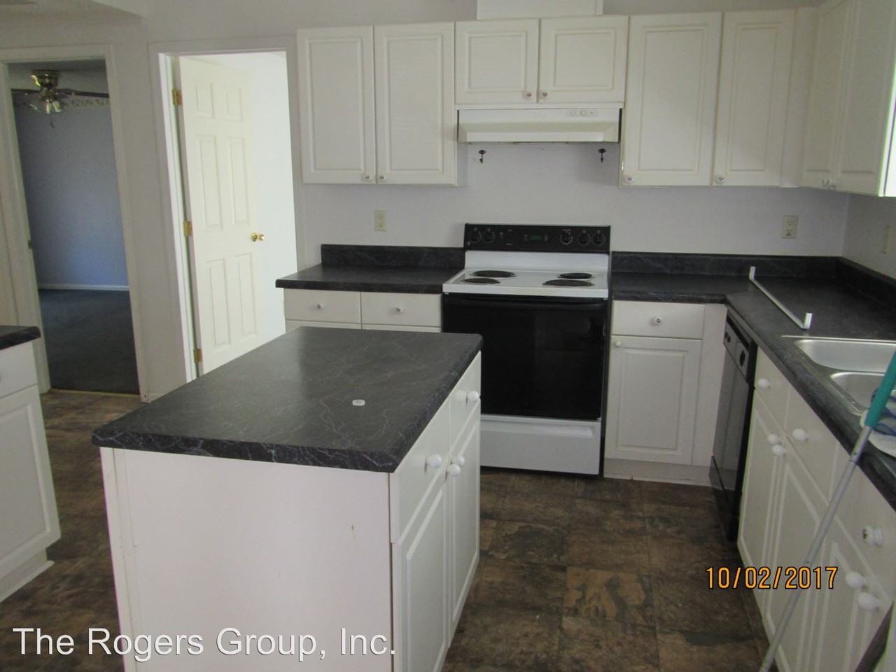 320 Carolina Woods Dr - Photo 3 of 7