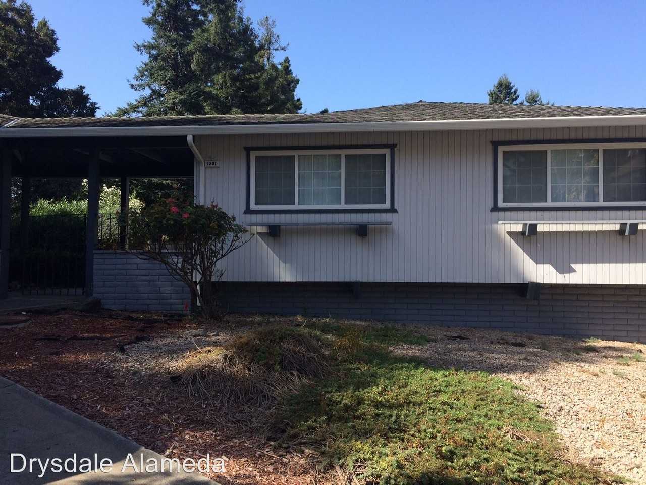 1201 Sandelin Ave - Photo 2 of 10