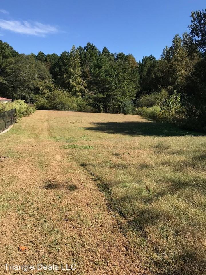 135 Trotters Ln - Photo 2 of 16