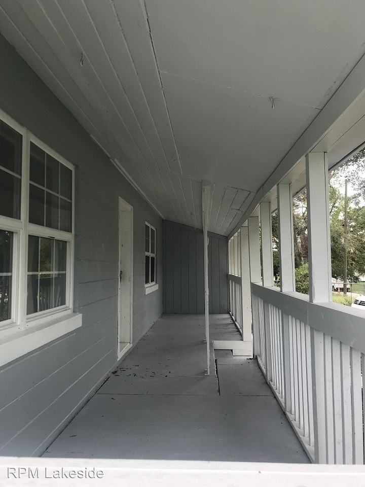 305 Weaver Ave - Photo 2 of 12