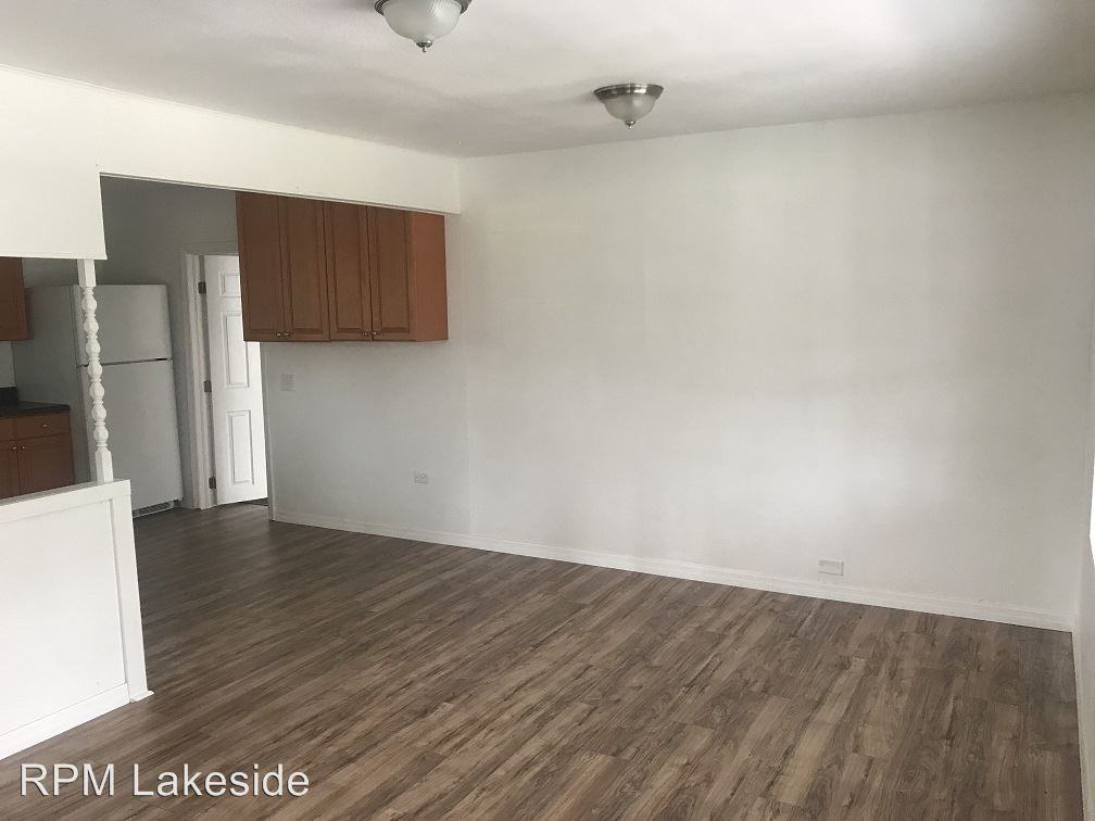 305 Weaver Ave - Photo 3 of 12