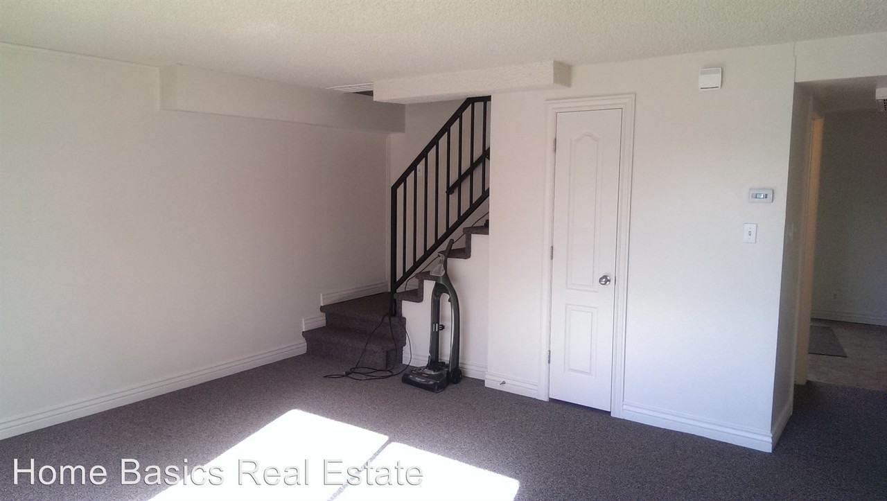 1514 Merlin Dr - Photo 3 of 9