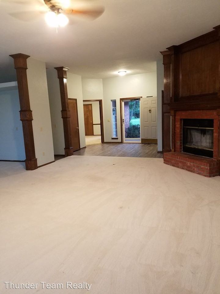 8529 Willow Creek Blvd - Photo 2 of 11