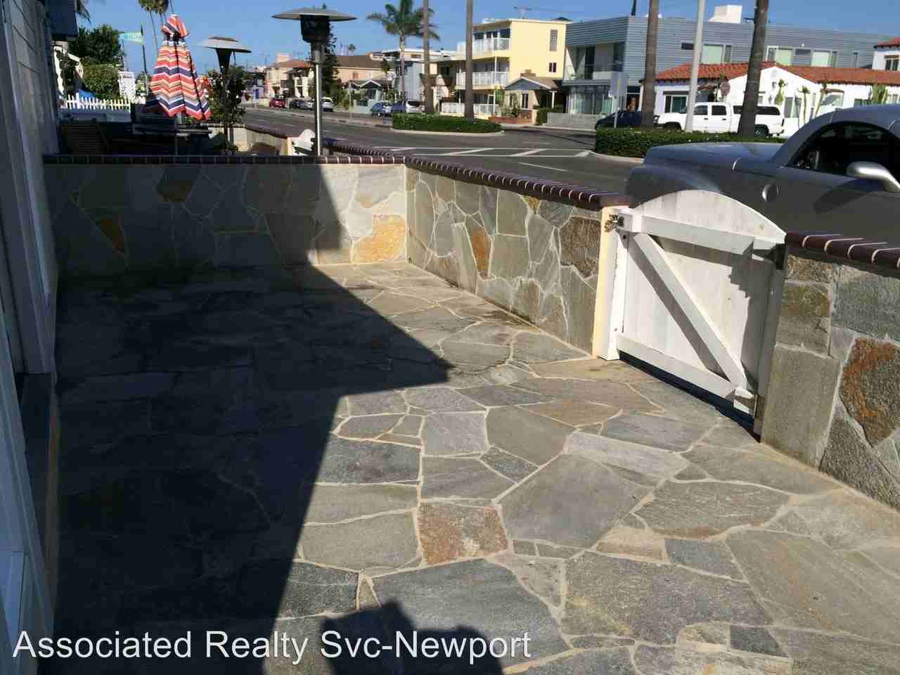 945 W Balboa Blvd - Photo 2 of 21