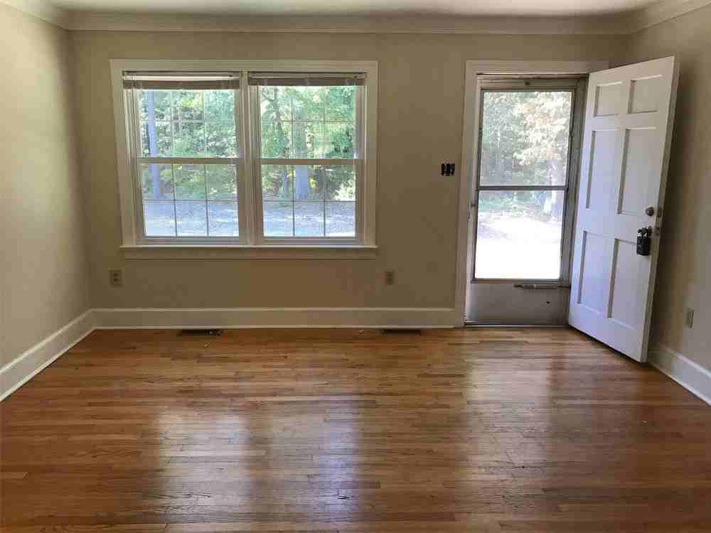 216 W Broaddus Ave - Photo 2 of 7