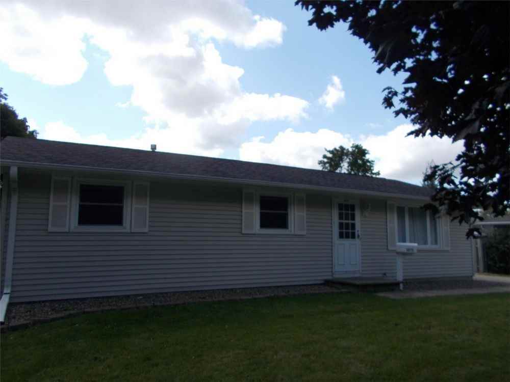 1015 Shadow Ln - Photo 2 of 32