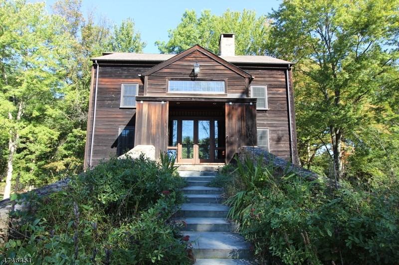 140 Driftway - Photo 2 of 17