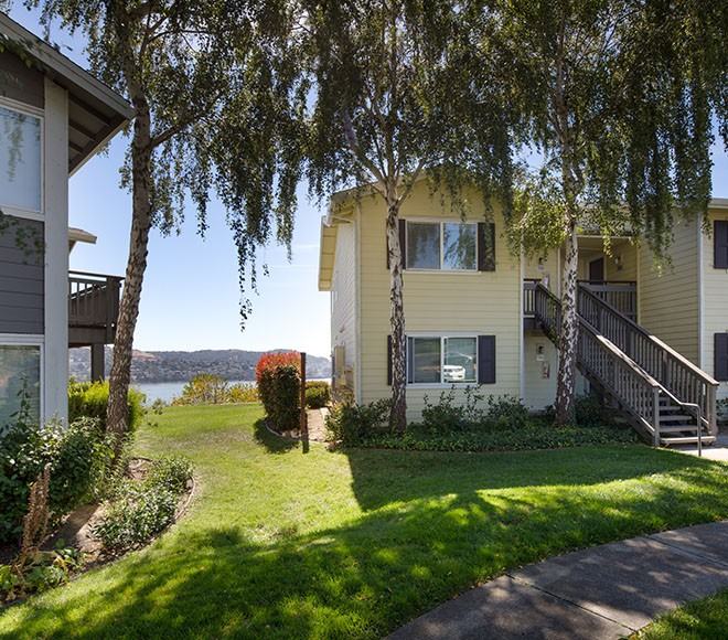 SEABRIDGE AT GLEN COVE APARTMENTS - Photo 6 of 28