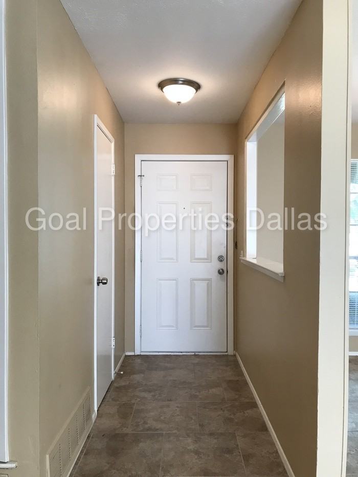 2928 Abston Dr - Photo 2 of 25