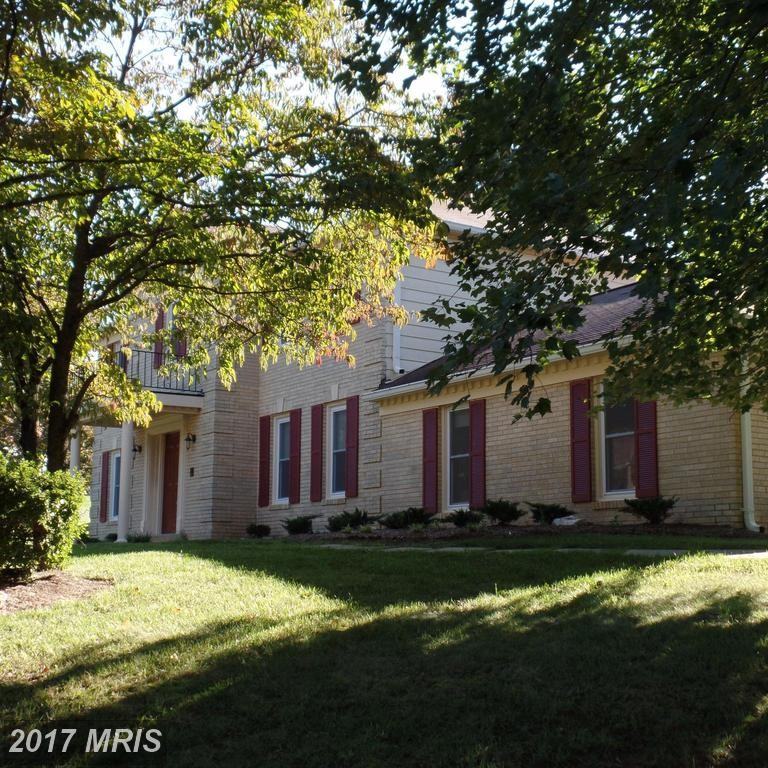 2301 Holly Spring Dr - Photo 2 of 17