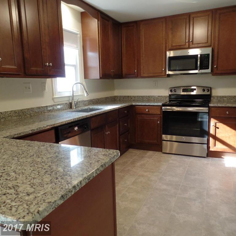 2301 Holly Spring Dr - Photo 3 of 17
