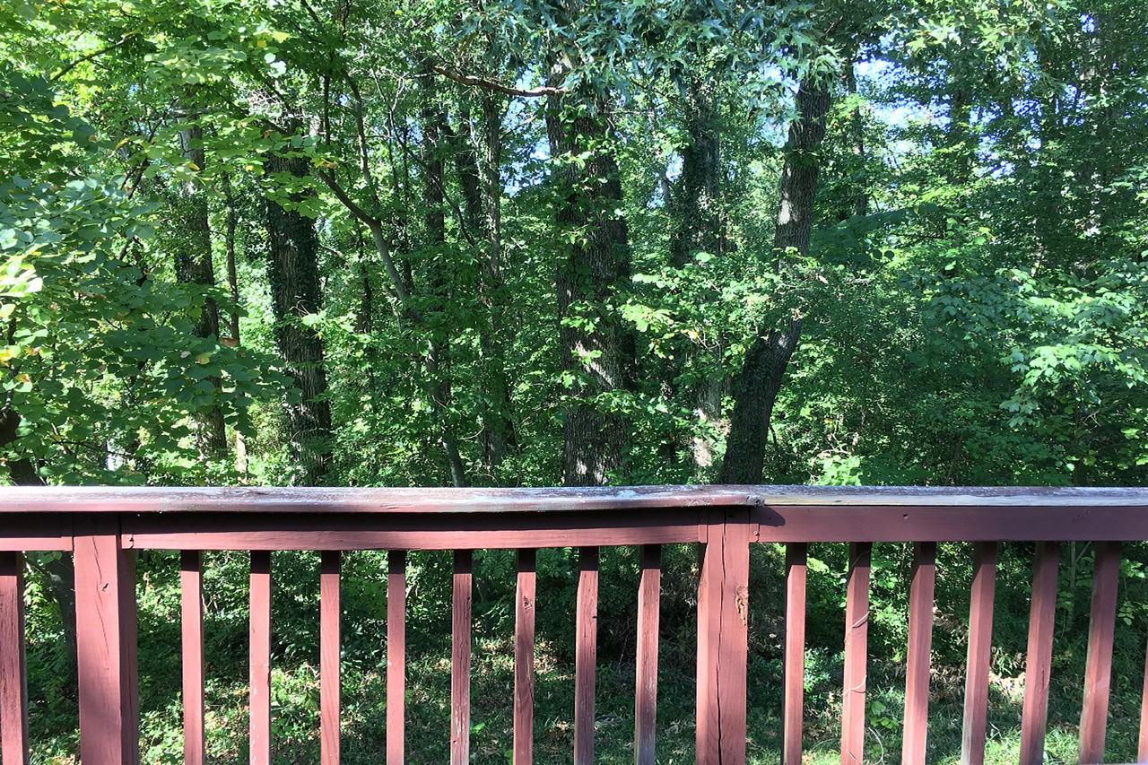 405 Glenn Cir - Photo 2 of 18