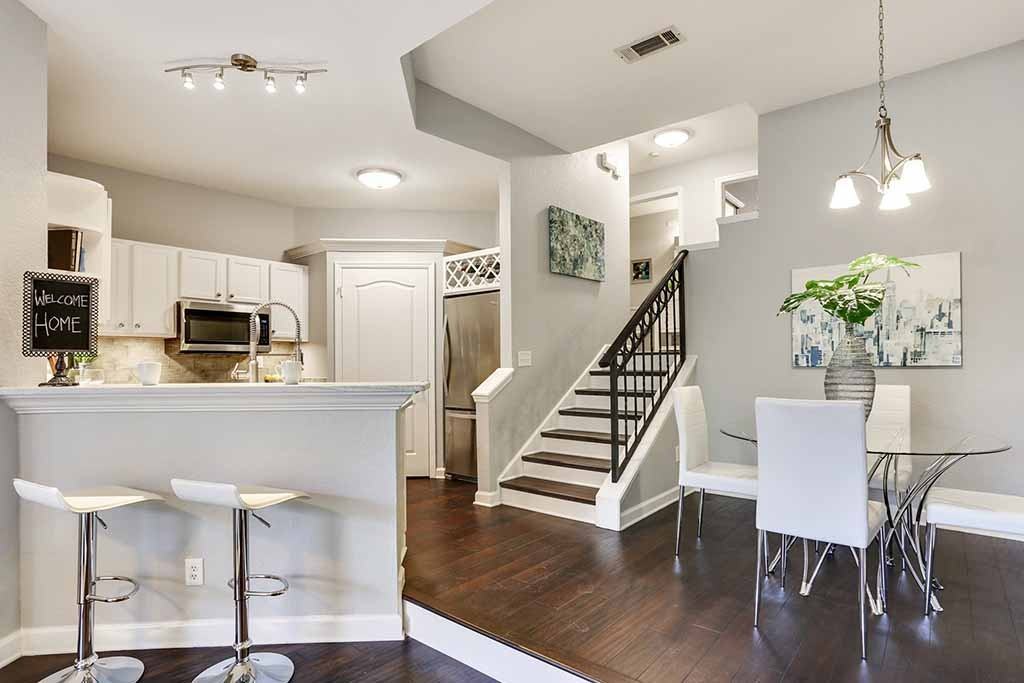 703 Mainsail Dr - Photo 3 of 19