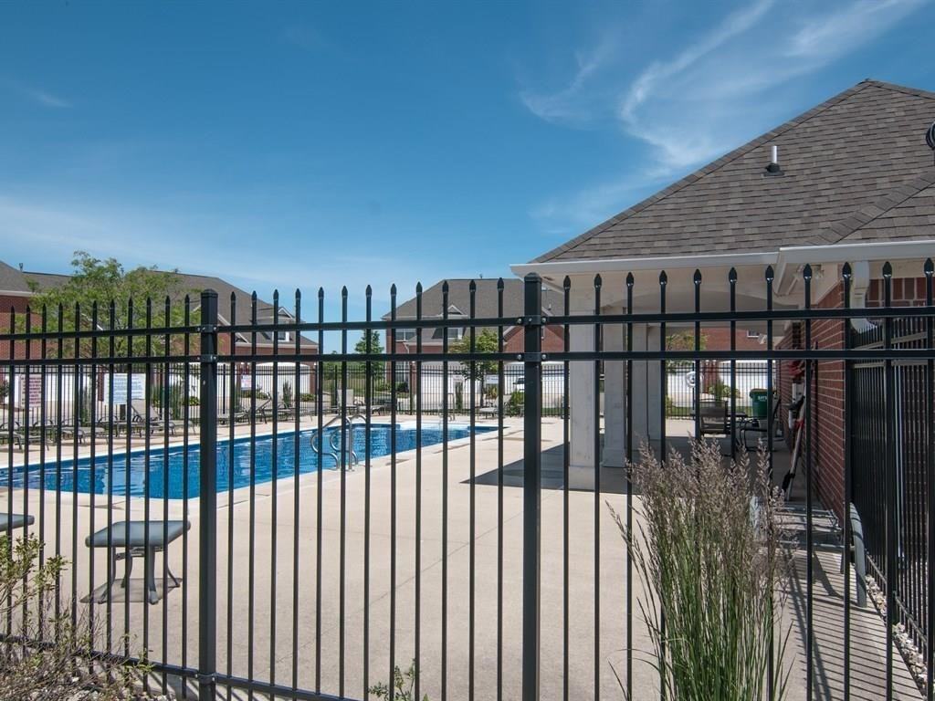 16316 Bay Meadow Cir - Photo 2 of 2