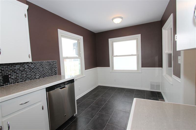 1206 Veto St NW - Photo 2 of 16