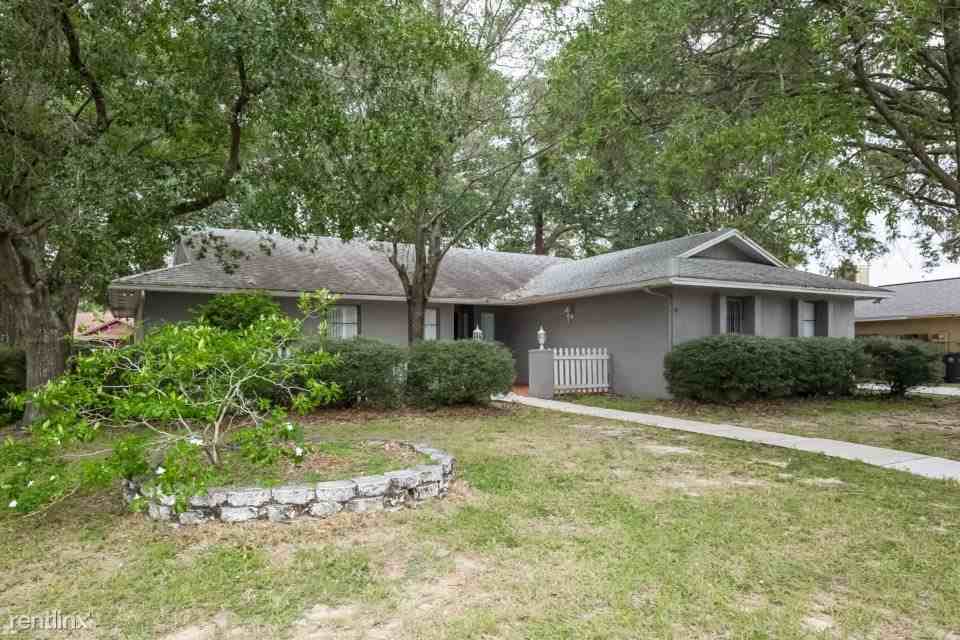 702 Rollingwood Ln - Photo 2 of 21