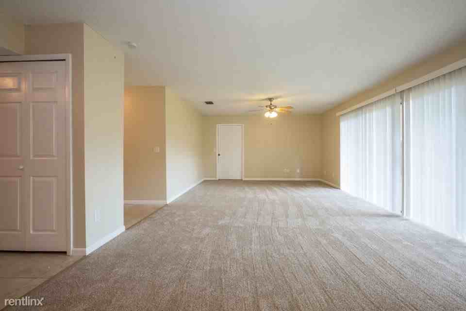 702 Rollingwood Ln - Photo 3 of 21