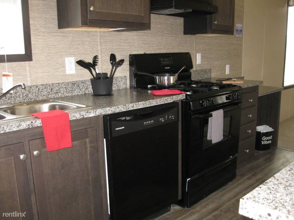 14 Chestnut Cir E - Photo 2 of 7