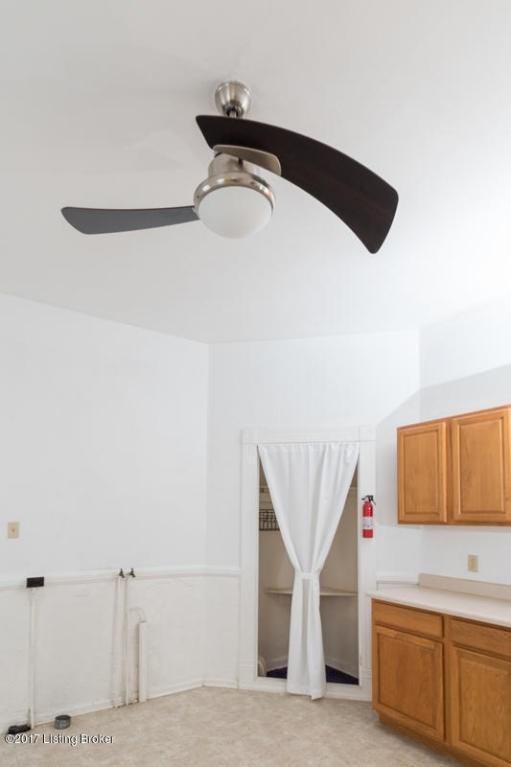 827 Swan St - Photo 3 of 38