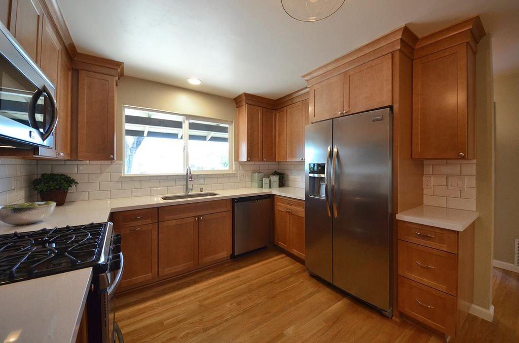 1398 Santa Fe Dr - Photo 3 of 18