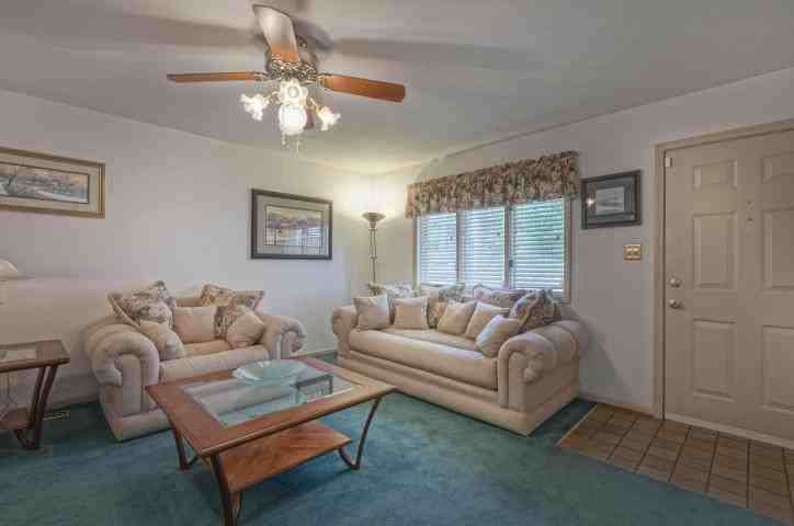 406 Arbutus Ave SE - Photo 3 of 21