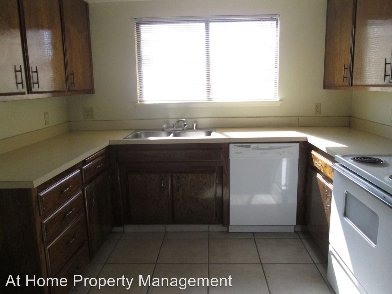 3905 Adair Ct - Photo 2 of 7