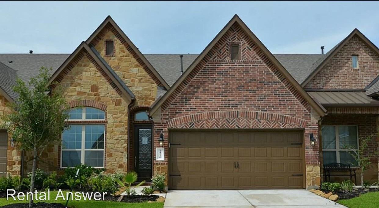 24210 Peralta Glen Ln