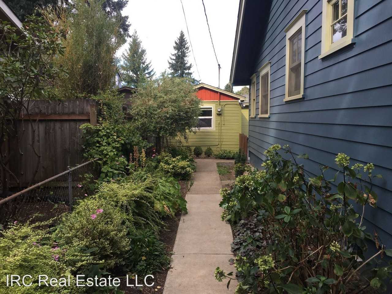 3545 SW Hume St - Photo 3 of 19