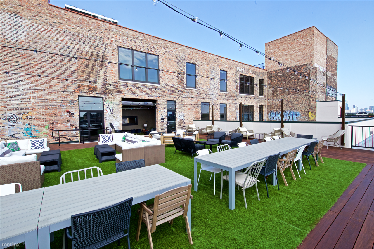 1435 W 15th St - Photo 2 of 20