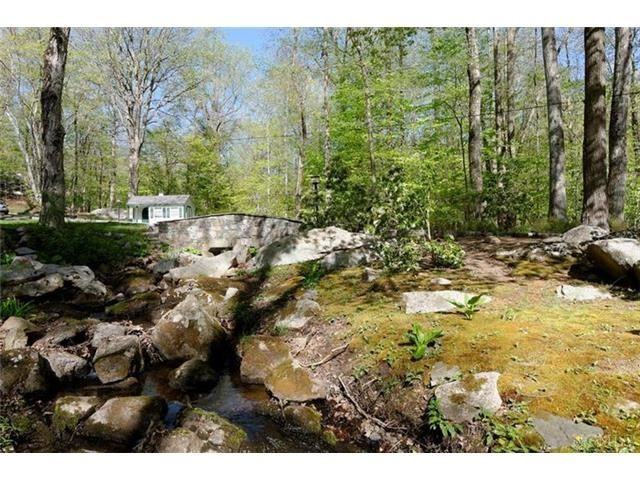 15 Dogwood Ln - Photo 2 of 19