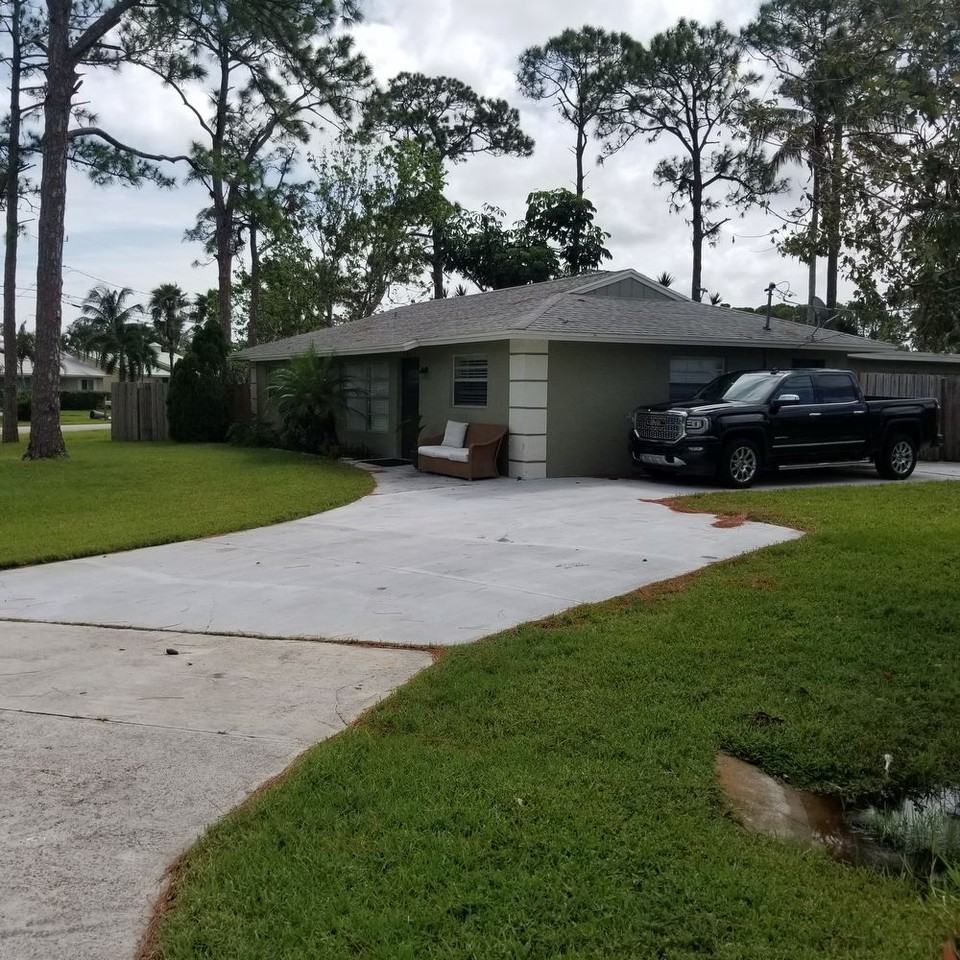5854 SE Orange Blossom Trail - Photo 2 of 16