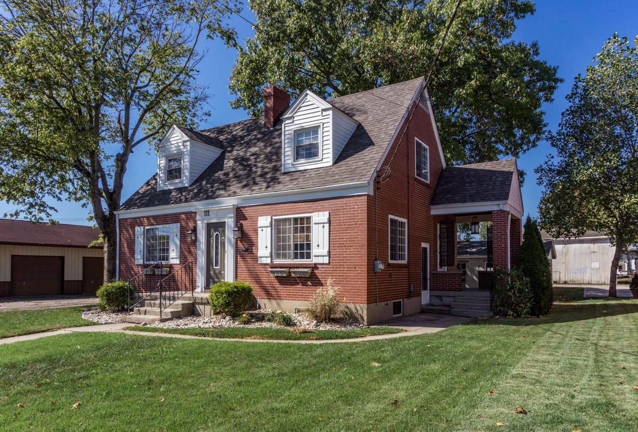 111 N Jefferson St - Photo 3 of 37