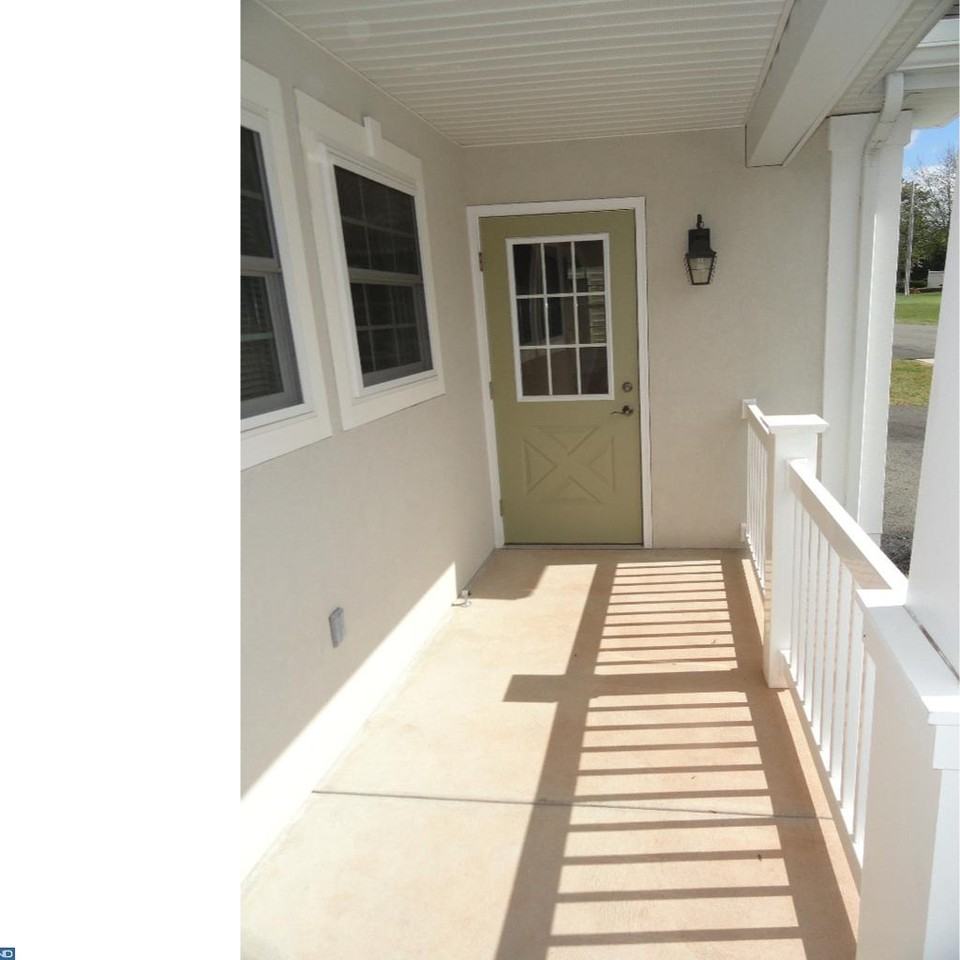 800 Montgomery Ave - Photo 3 of 24