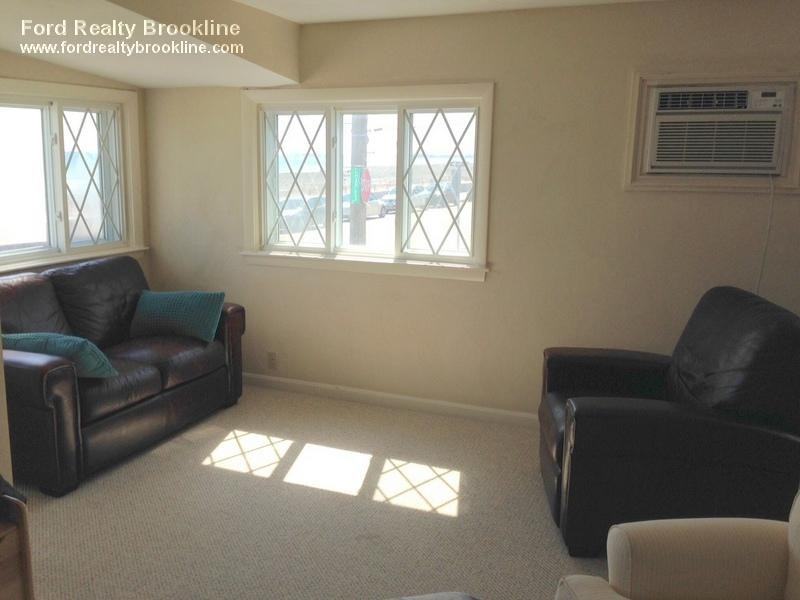 18 Winthrop Shore Dr - Photo 3 of 11