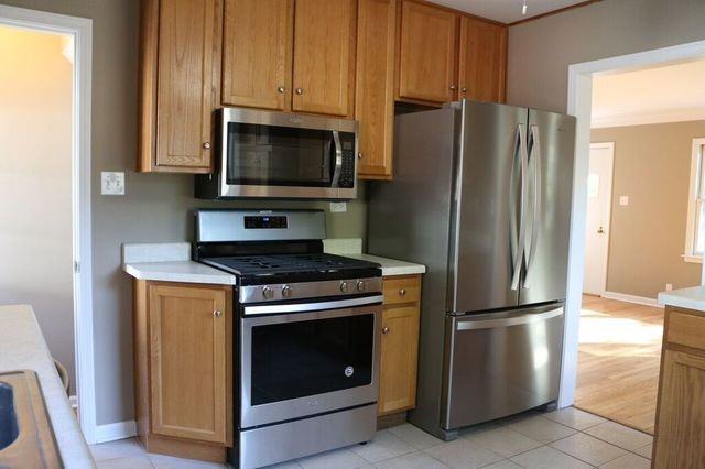 1231 Ash St - Photo 2 of 15